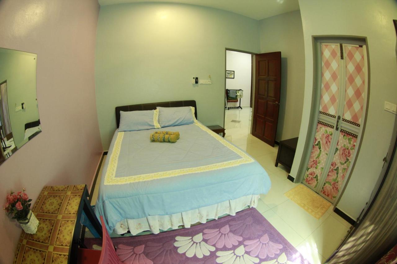 Twin Castle Homestay Kuala Pilah Esterno foto