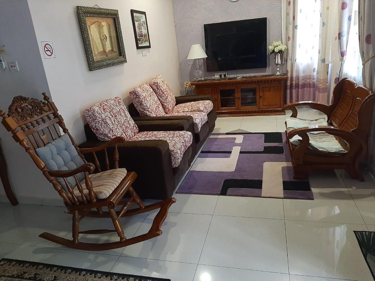 Twin Castle Homestay Kuala Pilah Esterno foto