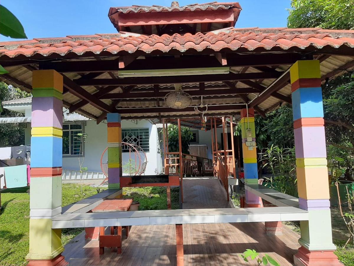 Twin Castle Homestay Kuala Pilah Esterno foto
