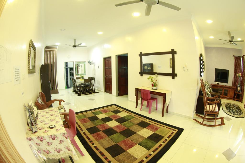 Twin Castle Homestay Kuala Pilah Esterno foto
